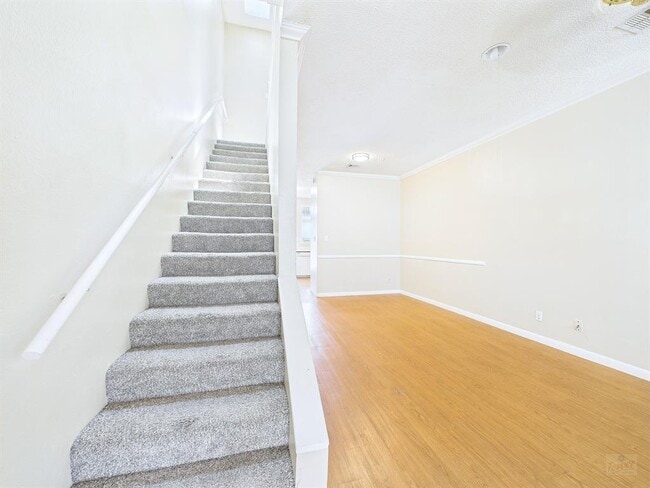 Photo - 2300 Leon St Unit 204