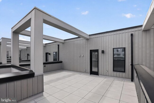 Building Photo - 635 N 7th St