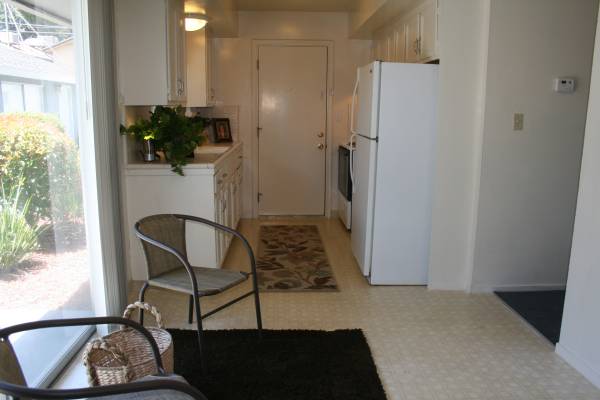 Photo - 3357 E Fairmont Ave Unidad C