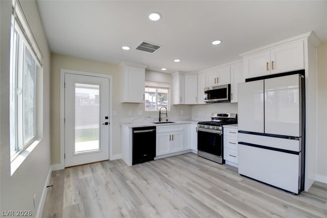 Photo - 4401 Vía Torino