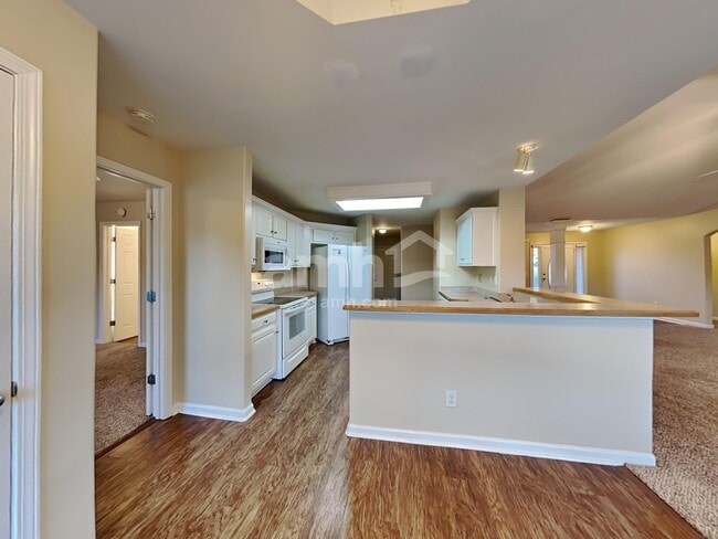 Photo - 521 San Dra Way