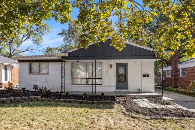 Building Photo - 4704 Briarwood Ave