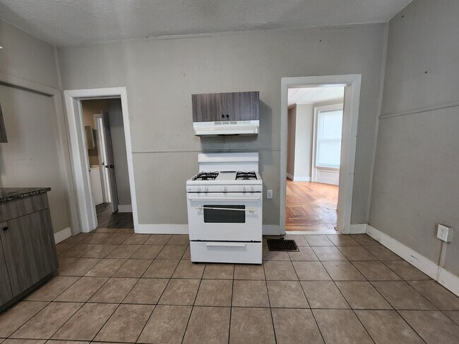 Photo - 74 William St Unit 1F