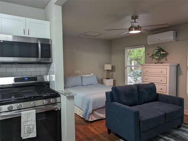 Photo - 418 Waco Ave