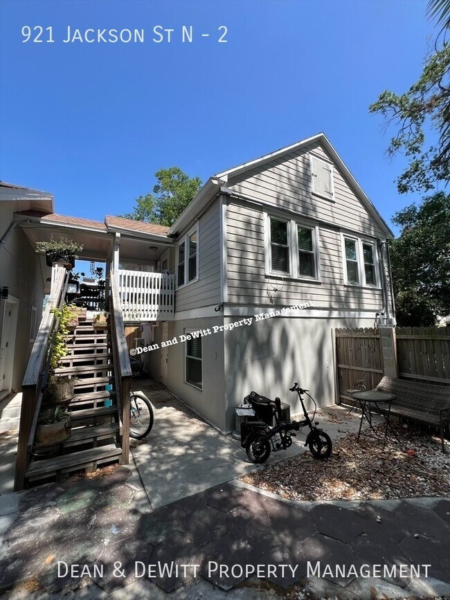 921 Jackson St N Apartment Unit - Image 