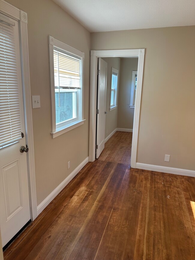 Photo - 119 Commercial St