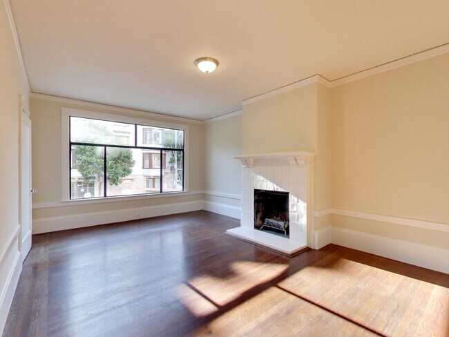 Building Photo - 2041 Hyde St Rental