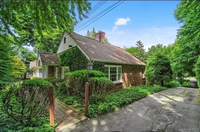 Photo - 395 N Little Tor Rd