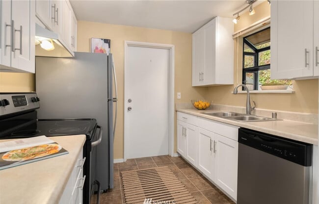 Photo - 5640 23rd Ave SW