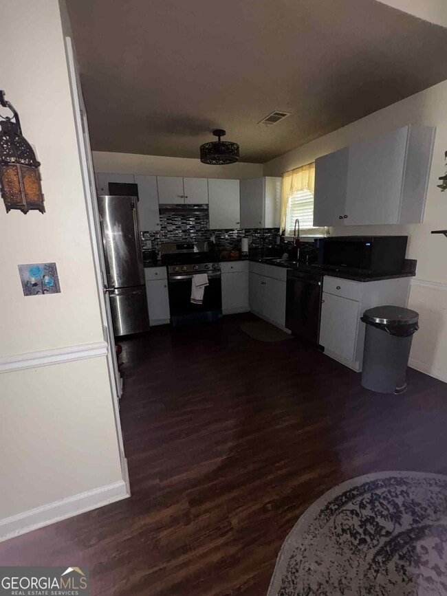 Photo - 2890 Duncan Pl