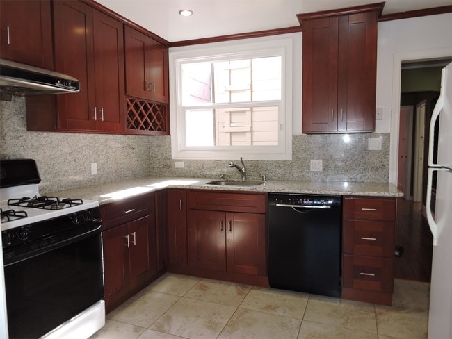 1877 8th Ave Unit 1
