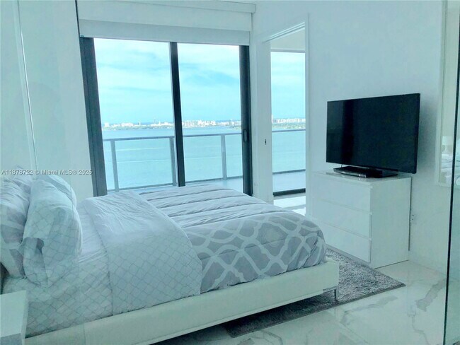 Photo - 480 NE 31st St