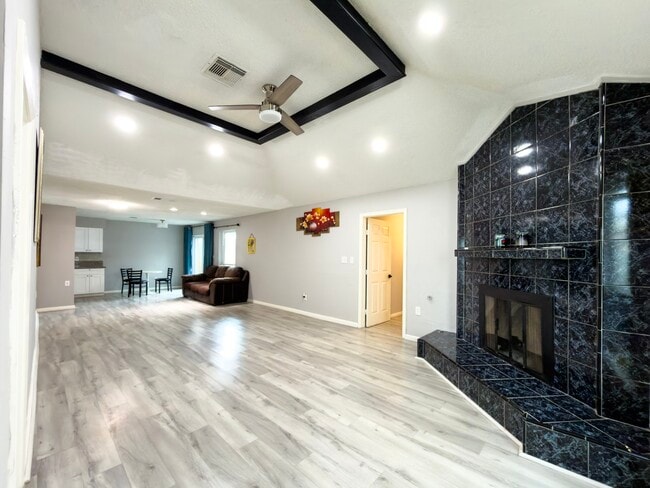 Photo - 6506 Briar Glade Dr