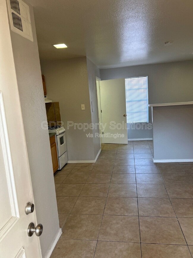 Photo - 401 14th St NW Unidad 3