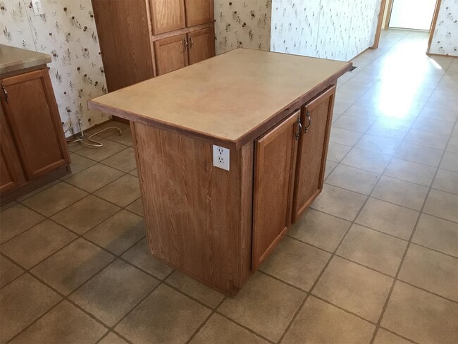 Photo - 121 Heien Ct