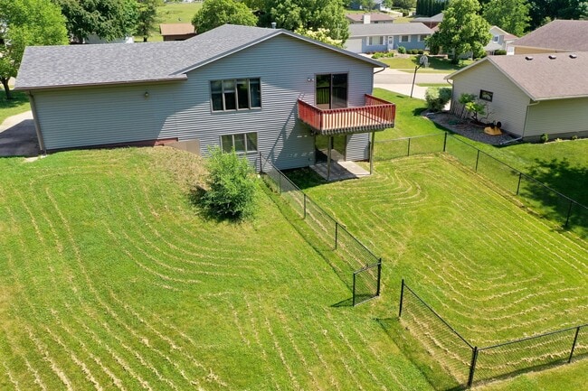 Photo - 624 Meadow Run Dr SW