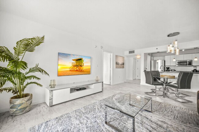 Building Photo - 1200 Brickell Bay Dr Unit SI ID1520354P
