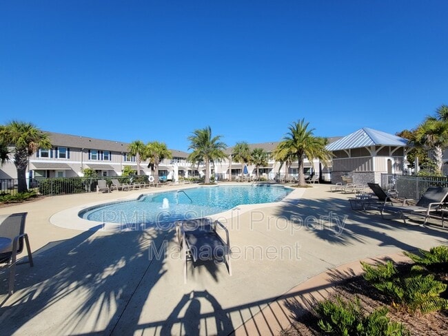 Building Photo - 357 S E St