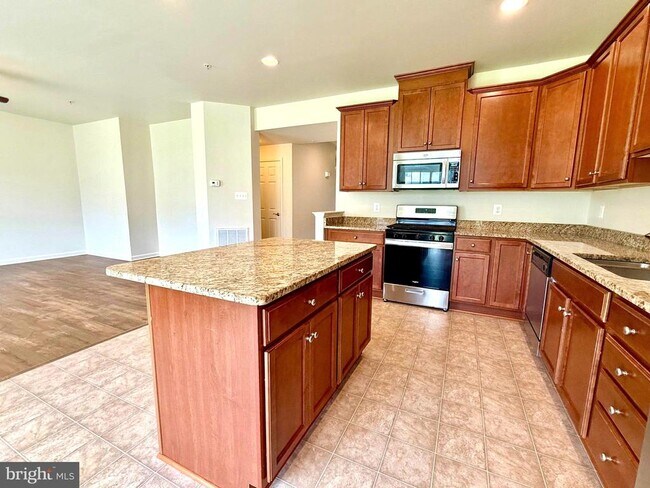 Photo - 44517 Gray Wolf St