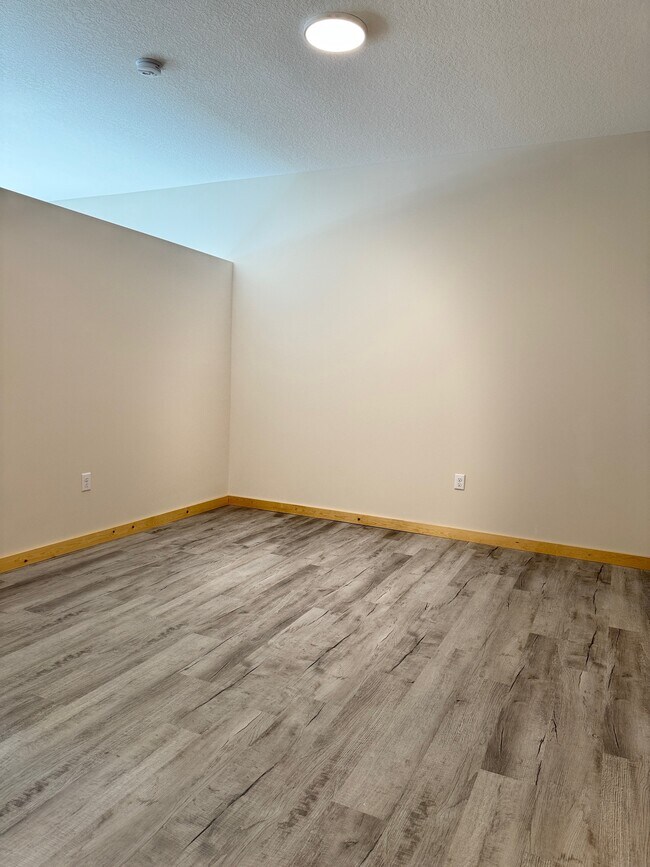 1212 Heckman Ct