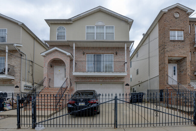 Photo - 86 Hawthorne Ave Apartment Unit 1