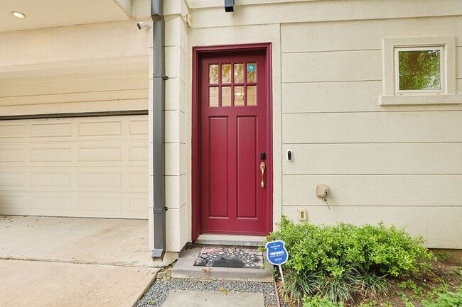 Photo - 2212 Stuart St