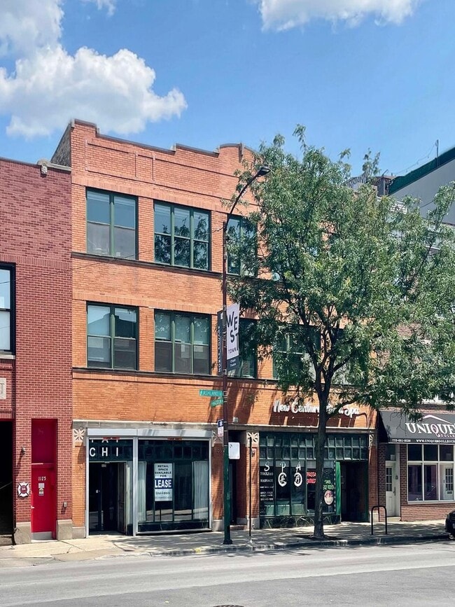 Building Photo - Video Tour- HUGE 1 Bedroom- 2 1/2 Bath Apartment. High-end loft style. Cook's Kitchen- Common Roo... Unit 1121-2