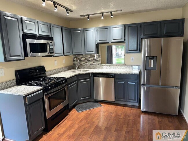 Photo - 3 Folkstone Ct