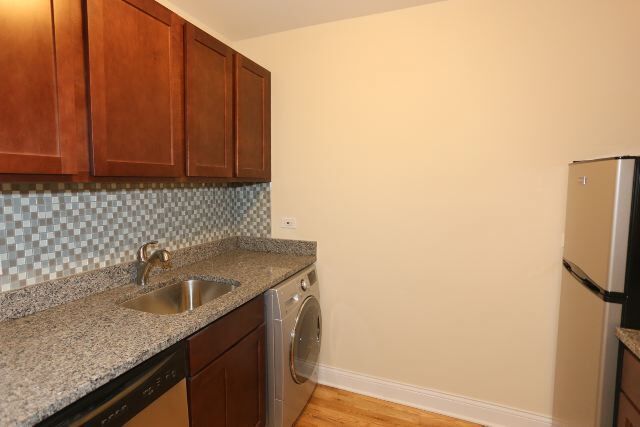 Photo - 558 W Arlington Unidad 704