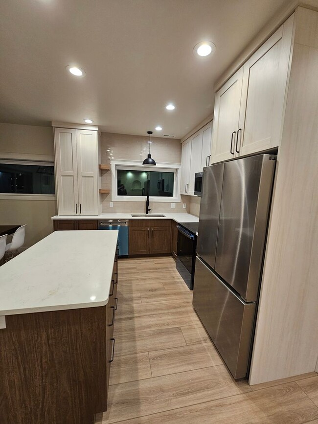 Photo - Crapo's 156 Duplex Unidad 1