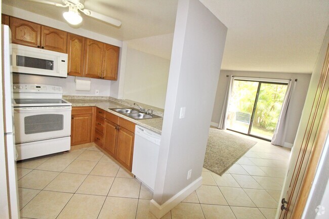 Building Photo - Rare 3 Bedroom 2 Bathroom Kihei Shores Con... Unit I001 Rental