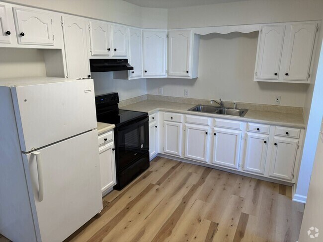 Building Photo - 1131 Vine St Unit 1131 Vine St. Rental