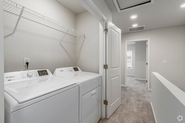 End Unit 3BR, 3BA - 1,600SF - Laundry