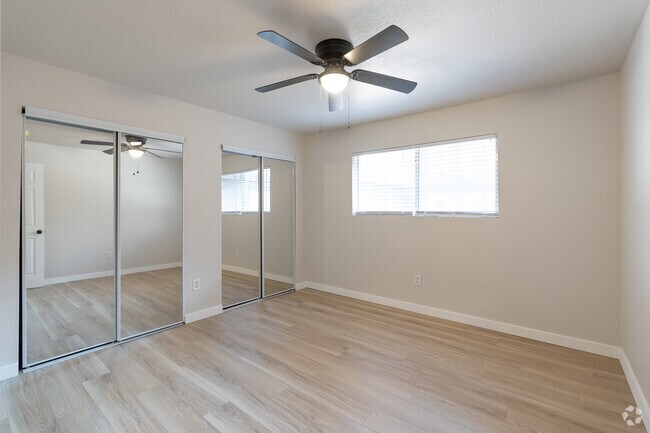 2BR, 2BA - 873SF - Bedroom