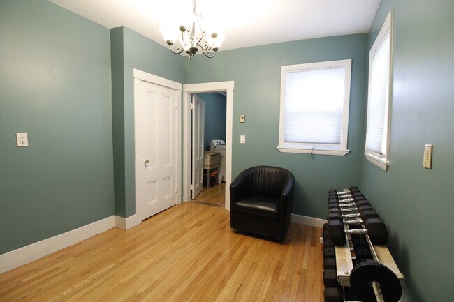 196 Dorchester St