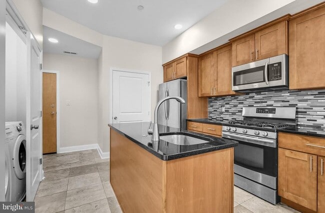 Photo - 2050 Frankford Ave Unit B