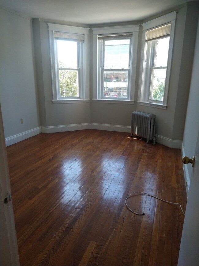 1169 Commonwealth Ave Unit 3