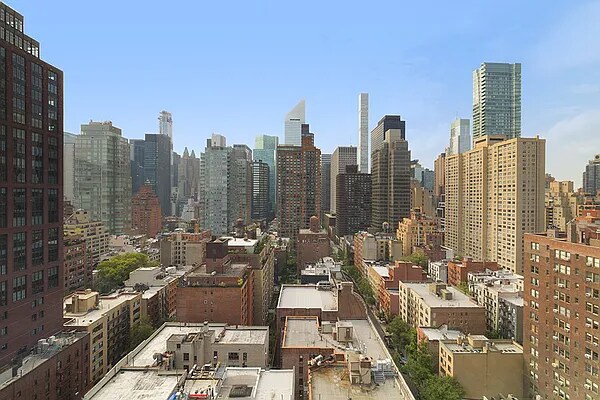 347 W 53rd St