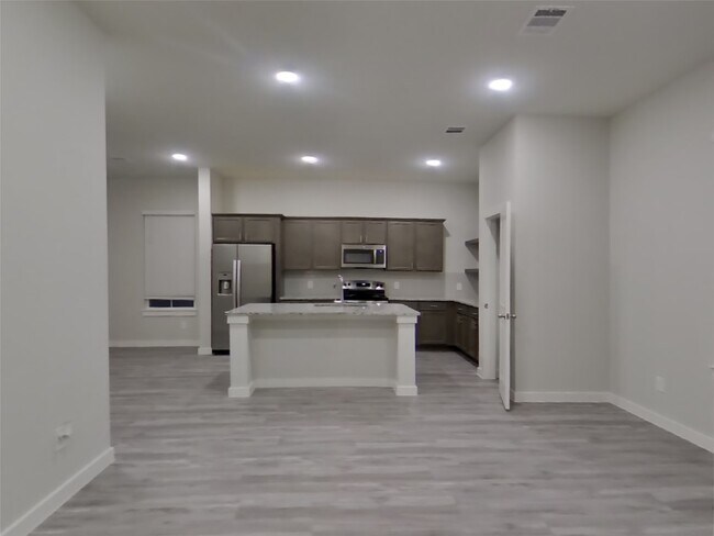 Photo - 9835 Willow Creek Commerce Dr