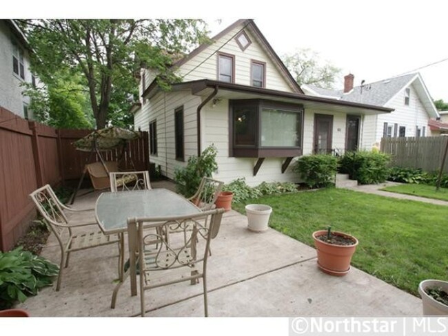 Great 4BD/2.5BA near UofM! AC, Dishwasher,... - Great 4BD/2.5BA near UofM! AC, Dishwasher,... House