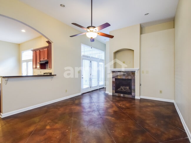 Photo - 2406 Lake Garden Dr