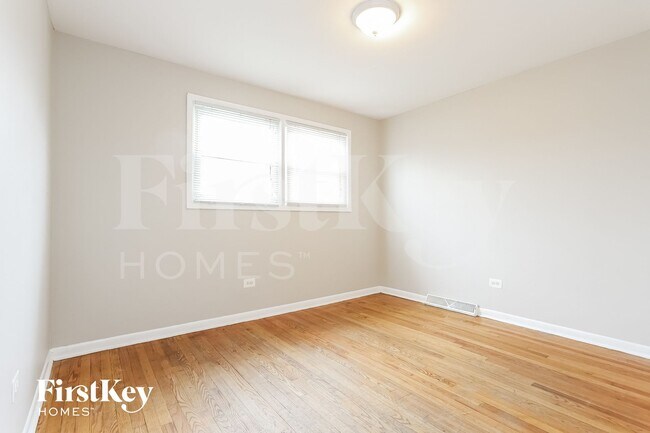 Photo - 3028 W 141st St