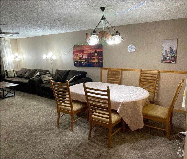 Building Photo - 2400 DC Country Club Boulevard Unit 4021 Rental
