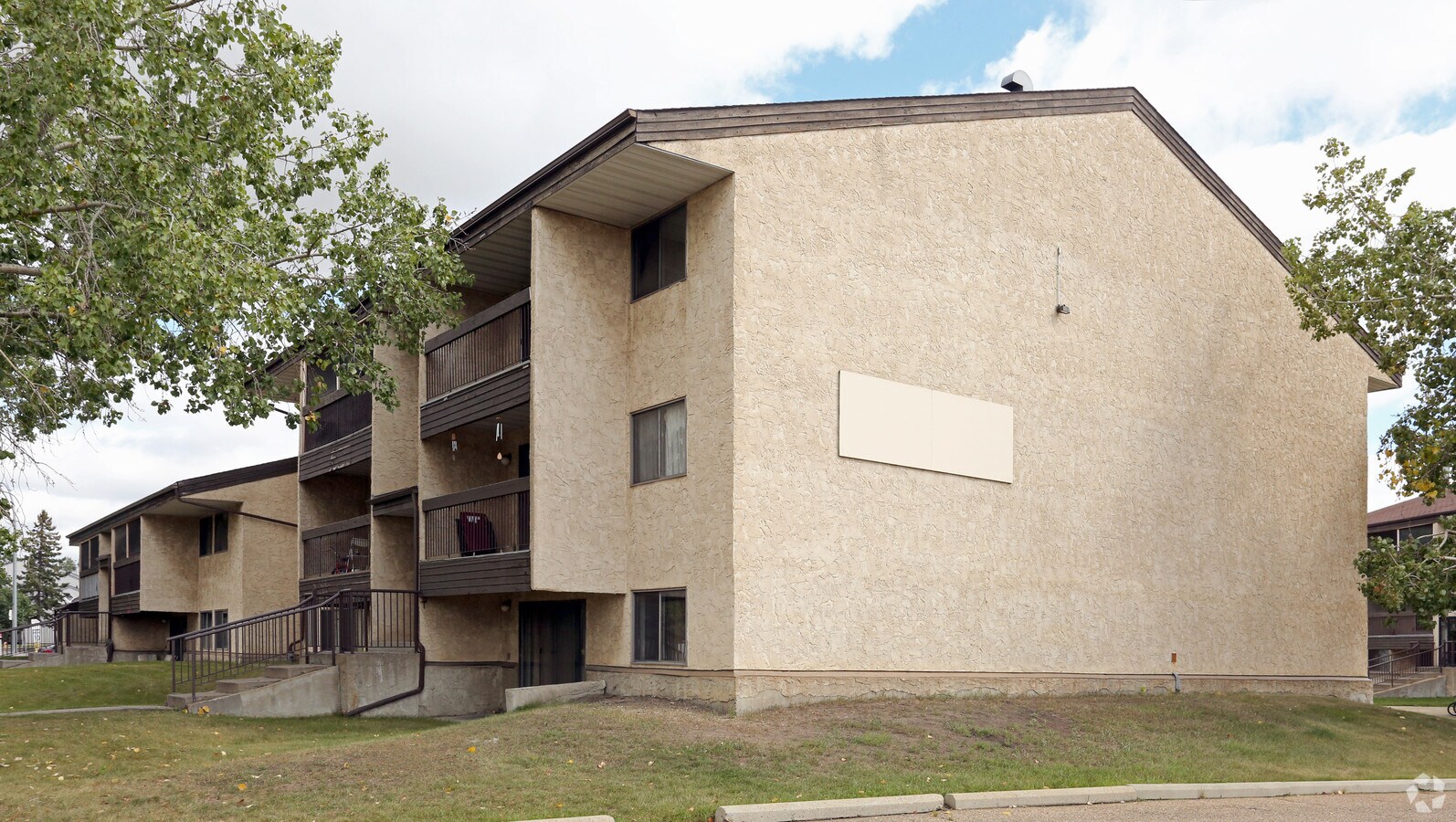 Greenview Apartments - Greenview Apartments