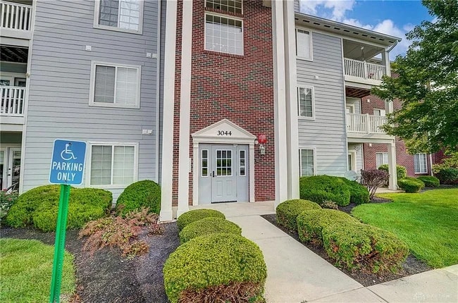 Building Photo - 3044 Westminster Dr Unit 310
