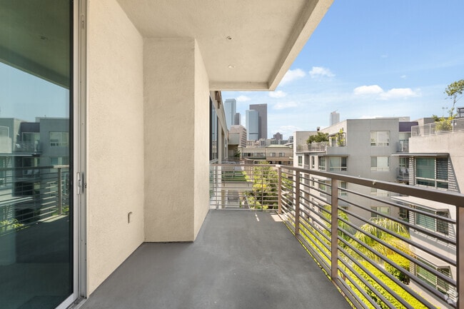Building Photo - 267 S San Pedro St Unit 616 Rental