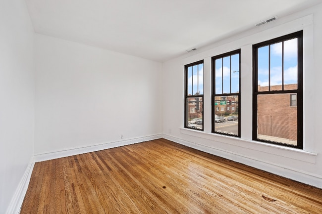 Photo - 3601 N Sacramento Ave Unit 2