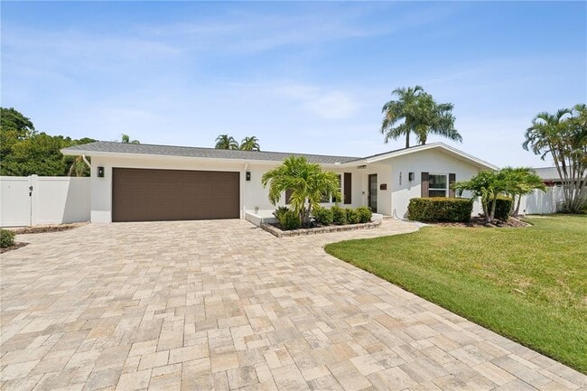 Photo - 3800 Bayshore Blvd NE