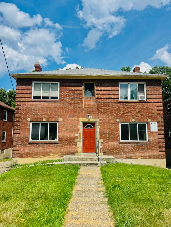 Building Photo - 3916 Vine St Unit 1