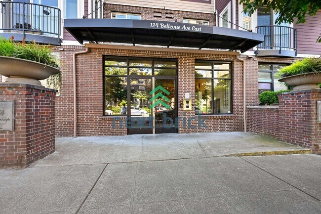 Building Photo - 124 Bellevue Ave E Unit 206